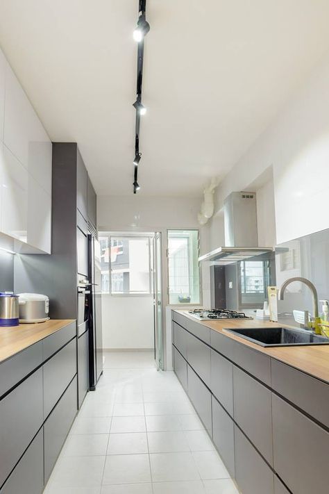 Clean House Interior, Kitchen Ideas Hdb, Kitchen Ideas Singapore, Bto Kitchen, Kitchen Unit Designs, Hdb Kitchen, Kitchen Design Small Space, Kitchen Colour, Narrow Kitchen