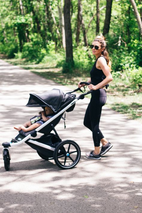 Mommy Fitness-Jogger Stroller Thule Stroller, Stroller Workout, Double Jogging Stroller, Baby Jogger Stroller, Running With Stroller, Jeep Sport, Baby Registry List, Jogger Stroller, Baby Registry Ideas