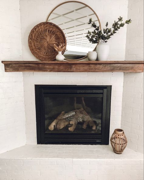 Fireplace Remodel Ideas, Corner Fireplace Living Room, Fireplace Design Ideas, Painted Brick Fireplaces, Gorgeous Fireplaces, Fireplace Update, Fireplace Living Room, Fireplace Mantle Decor, Faux Brick Walls