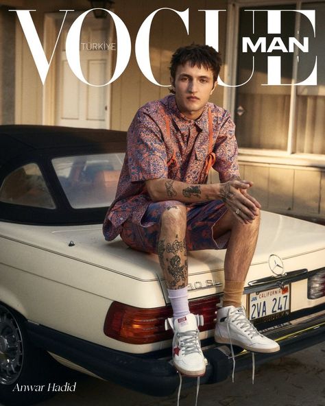 Elizabeth Kubler Ross, Portrait Men, Anwar Hadid, Male Portrait Poses, Bday Photoshoot, Pictures Frames, Magazine Man, Vogue Magazine Covers, Vogue Men