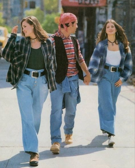 90s Decade Outfits, 90s Fashion Street Style, Decades Outfits, 90s Street Fashion, Retro Outfits 90s, Early 90s Fashion, 1990 Style, Look 80s, Looks Hip Hop