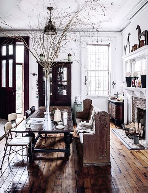 Pew Bench, Church Pews, Mismatched Chairs, Church Pew, Casa Country, Rustic Room, Table Vintage, Rustic Dining, Table Seating