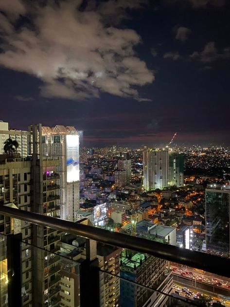 Nice City View, Nyc Rooftop Aesthetic Night, Night View Building, City Overview Night, Night City View From Rooftop, Roof Top View City Night, Rooftop City View Night Aesthetic, Rooftop Building Night, Night City Rooftop