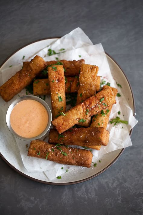 Chickpea Fries, Crispy Chickpea, Chickpea Flour Recipes, Chickpea Fritters, Aioli Recipe, Gluten Free Thanksgiving, Crispy Chickpeas, Fritter Recipes, Chickpea Flour