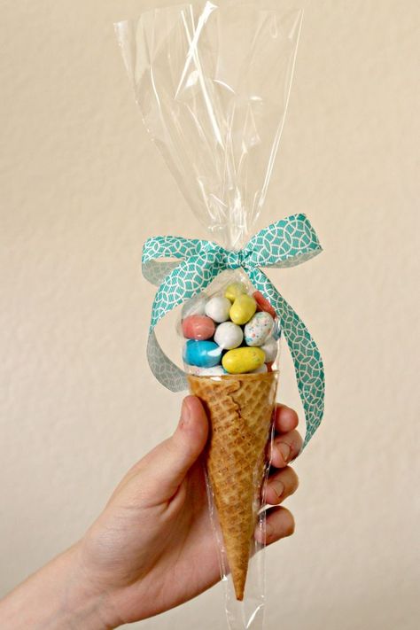 Cone Ideas, Sweet Cone, Candy Cone, Easy Candy, Idee Babyshower, Ice Cream Birthday Party, Sweet Cones, Candy Crafts, Ice Cream Birthday