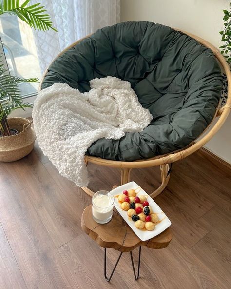 Explore 29 Papasan Chair 2024 Styles for Every Decor - Cozy to Chic! - placeideal.com Room Decor Bean Bag, Armchair Bedroom Reading Corners, Aesthetic Cozy Corner, Bean Bag Chair Aesthetic, Comfy Sitting Area, Small Cozy Corner, Corner Aesthetic, Bedroom Sitting Area, Cozy Reading Chair