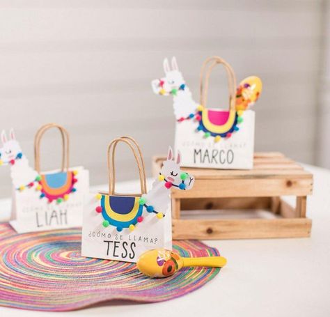 Look how cute these llama party favor bags are! - See more llama party love on B. Lovely Events Llama Party Ideas, Party Favor Bags Diy, Bored Crafts, Diy Birthday Party Favors, Birthday Celebration Decorations, Llama Birthday Party, Llama Party, Alpaca Gifts, Diy Pinata