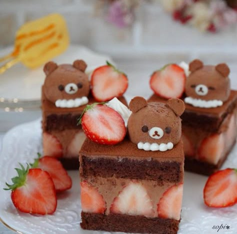 Bear Desserts, Strawberry Chocolate Cake, Kawaii Foods, Gourmet Sweets, Savory Dessert, Kawaii Dessert, Dessert Platter, Dessert Bites, Sweet Treats Desserts