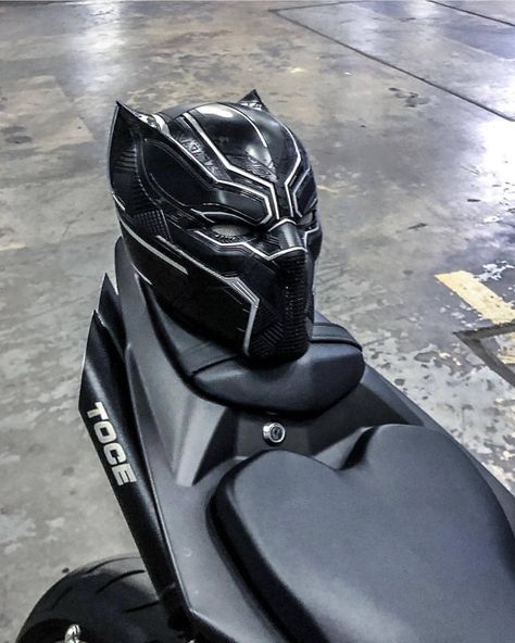 Black Panther helmet.. 👀 What kind of helmet are you wearing? Cool Motorcycle Helmets Design, Fantasy Motorcycle, Black Panther Helmet, Sport Bike Helmets, Custom Bike Helmets, Motor Helmet, Custom Helmet Design, Black Motorcycle Helmet, Biker Helmet