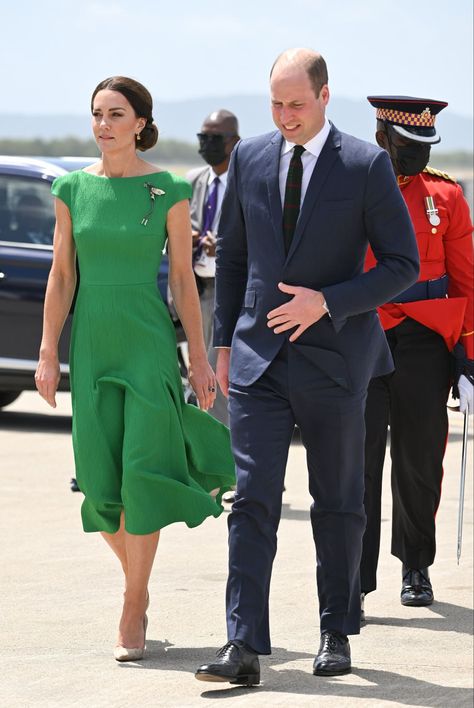 Royal Blue Accessories, Stuart Weitzman Wedges, Herzogin Von Cambridge, Princesse Kate Middleton, Jenny Packham Dresses, Visit Jamaica, The Carribean, Royal Portraits, Royal Beauty