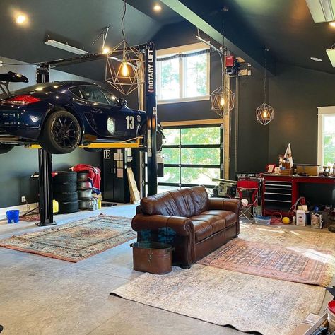 Garage Hangout Ideas, Garage Man Cave Ideas, Garage Hangout, Mechanic Shop Decor, Game Room Ideas, Hangout Ideas, Man Cave Ideas, Man Garage, Garage Design Interior