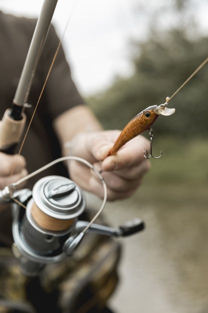 Fishing Pics, Man Fishing, Fishing Photos, Fishing Photography, Fishing Pictures, Fly Fishing Flies Trout, Fishing Kit, River Fishing, Fish Man