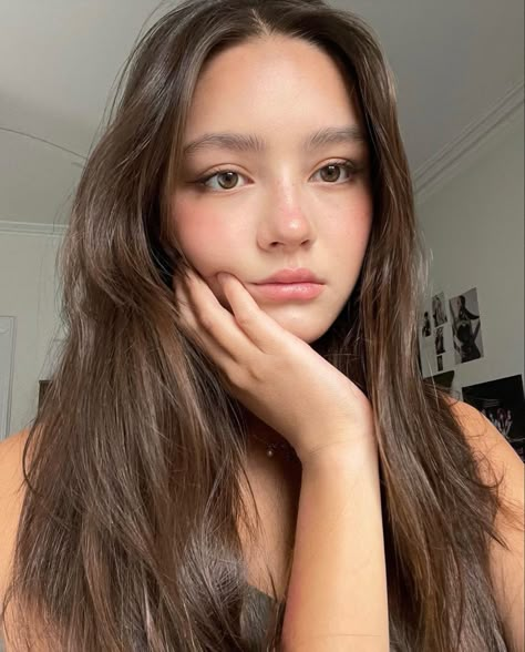 Mabel Chee Makeup, Mabel Chee Hair, Mable Chee, Lily Chee Makeup, Mabel Chee Instagram, Lilly Chee, Summer Brown Hair, Mabel Chee, Wispy Eyelashes