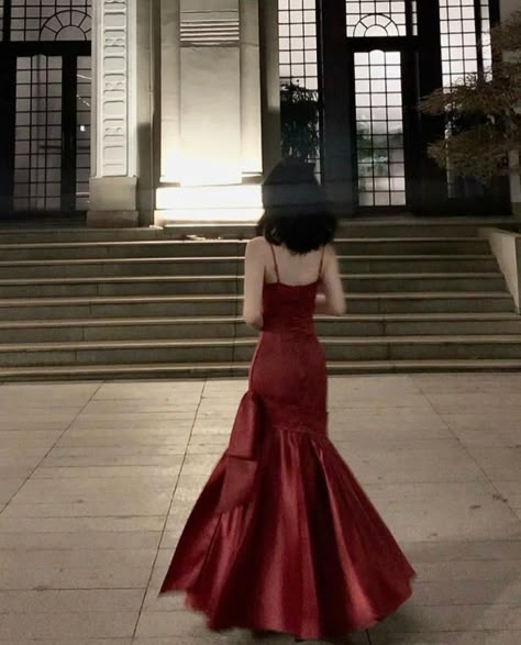 Wine Red Prom Dress, Vestidos Color Vino, Satin Sleeves, Red Formal Dresses, Red Homecoming Dresses, Preppy Dresses, Prom Dress Inspiration, Dress Birthday, Red Prom