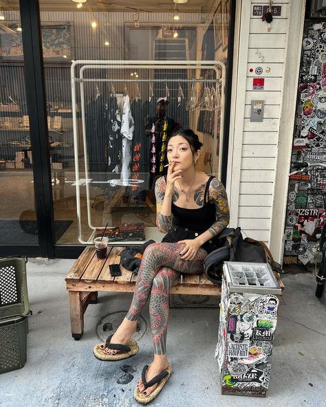 Women’s Japanese Tattoo, Yakuza Women Tattoo, Tatted Mom Aesthetic, Tattooed Business Woman, Japanese Skeleton Tattoo, Classy Tattooed Women, Geisha Back Tattoo, Asian Girl Tattoo, Asian Tattoos For Women