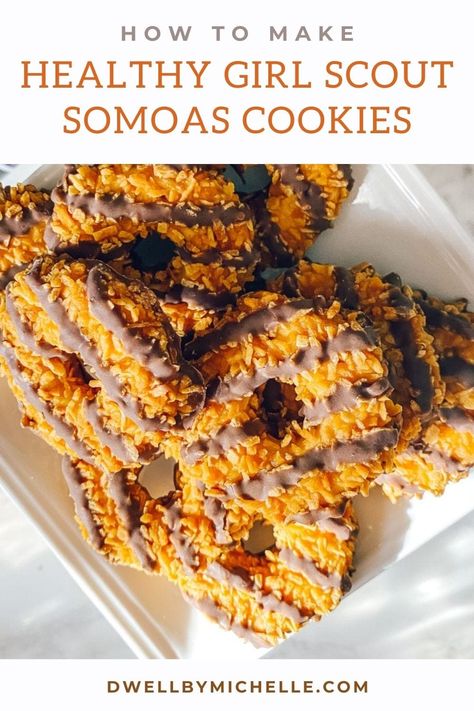 Healthy Girl Scout Samoas Cookies (No-Bake & Vegan) Healthy Samoa Cookies With Dates, Date Samoas, Dates Cookies Recipes, Samoa Cookies Recipe, Coconut Dates, Samoas Recipe, Samoas Cookies, Appetizer Bread, Cookies No Bake