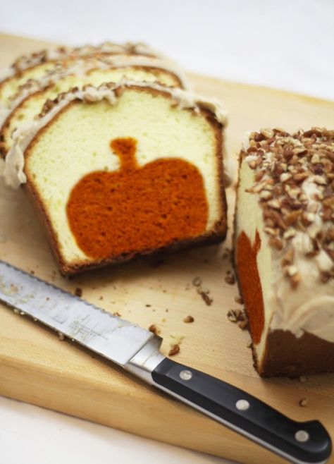 Project Denneler: Peekaboo Pumpkin Pound Cake Pumpkin Pound Cake, Recetas Halloween, Pumpkin Cutouts, Pumpkin Loaf, Yummy Fall Recipes, Pound Cake Recipes, Dessert Bread, Fall Baking, Pumpkin Bread