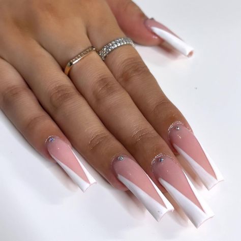 Andrea Castro 💕’s Instagram photo: “v french 🤍 Products used: Please I do - @kiaraskynails Pure white - @kiaraskynails Bling gel - @kiaraskynails Non-wipe top coat -…” French Products, Long Acrylic, Bling Acrylic Nails, French Tip Nails, Long Acrylic Nails, Rhinestone Nails, V Cuts, Pure White, Top Coat