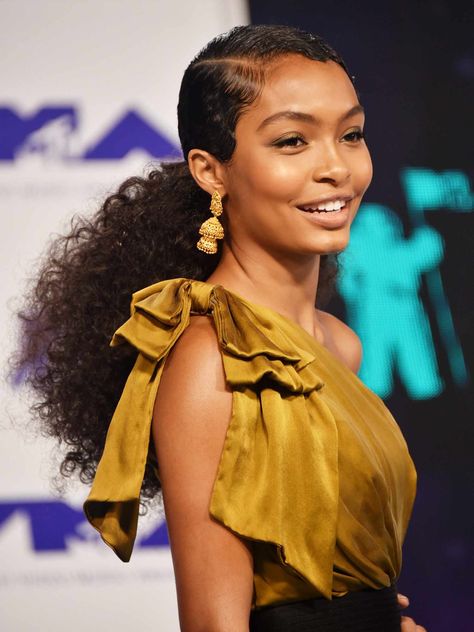 Banquet Hairstyles, Yara Shahidi Hairstyles, 30th Photoshoot, Pageant Hairstyles, Drawing List, Trendy We Fryzurach, Beauty Journal, Dope Style, Yara Shahidi