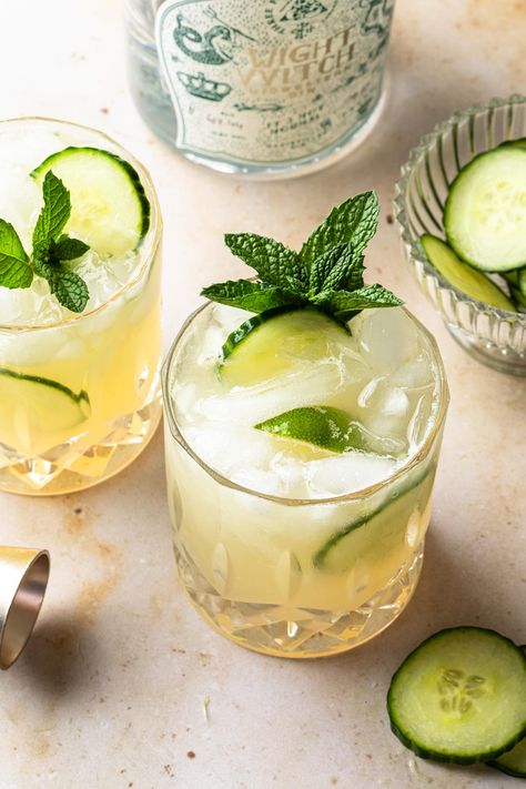 Meet the Eastside Cocktail. Muddled with mint and cucumber, this simple gin cocktail is an effervescent version of a southside cocktail that's super refreshing and perfect for summer. Eastside Cocktail, Southside Cocktail, French Gimlet, Empress Gin Cocktail, Cucumber Gin Cocktail, Gin Basil Smash, Empress Gin, Gin Gimlet, Easy Gin Cocktails