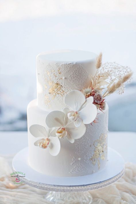 Boise Wedding, Wedding Cake Simple Elegant, White And Gold Wedding Cake, 2 Tier Wedding Cakes, 4 Tier Wedding Cake, Fondant Cake Designs, 3 Tier Wedding Cakes, Fondant Wedding Cakes, Small Wedding Cakes