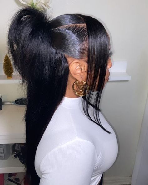 Discover our favorite sleek ponytail hairstyles that'll upgrade your look. This article shows you how to get the look and share 23 trending styles this season. Click the article link for more photos and inspiration like this // Photo Credit: Instagram @elegantstylez__ // #besthairstyles #hair #hairinspiration #hairinspo #hairstyles #halfponytail #latesthairstyles #ponytail Long Straight Ponytail Hairstyles, Sleek Ponytail Weave With Swoop, Black Ponytail Hairstyles With Weave, Flip Ponytail Hairstyle, Two Part Ponytail, Swoop Ponytail Hairstyles, Sleek Middle Part Ponytail, Hairstyles Quick Braids, Braids Hairstyles Quick