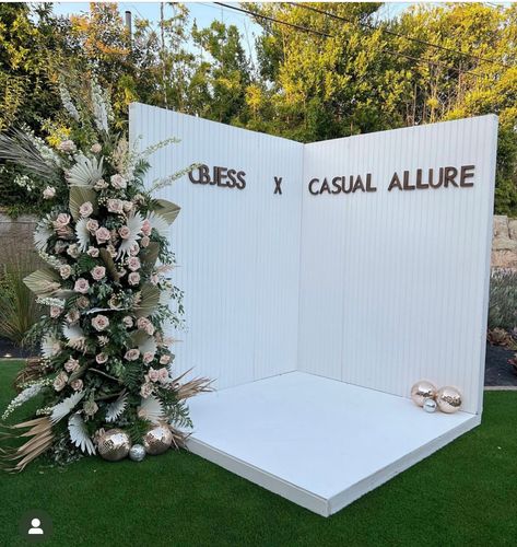 Photo Booth Corporate Events, 3d Photobooth Backdrop Ideas, Fun Wedding Photo Backdrop, Party Backdrop Outdoor, Black Tie Event Photo Booth, Foam Core Backdrop, Corner Backdrop Ideas, Photo Booth Backdrop Ideas Events, Flower Photo Booth Backdrop