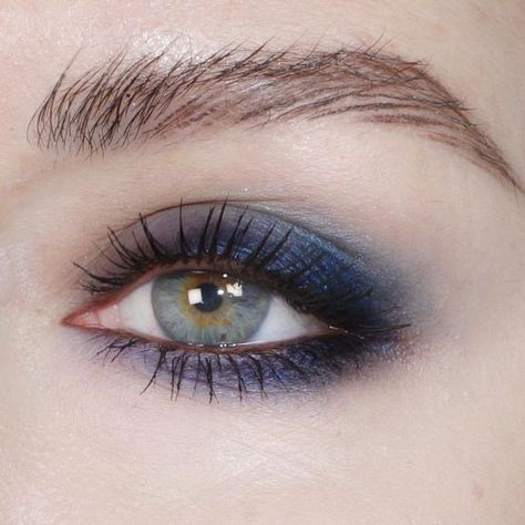 navy shadow Eye Makeup Looks, Make Up Inspiration, Beauty Make-up, Makeup Hacks, Light Eyes, Blue Eyeshadow, Blue Makeup, Blue Eye, Blue Eye Makeup