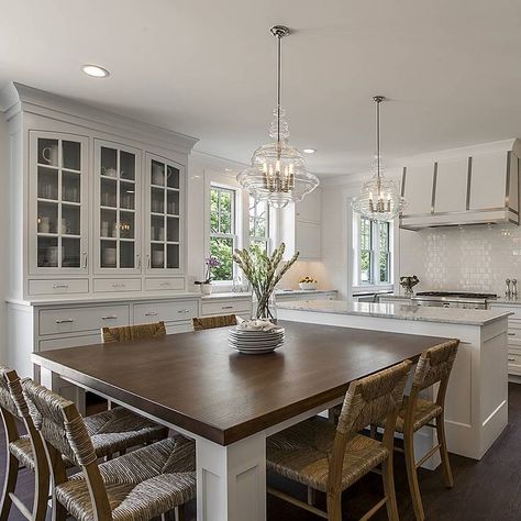 ❤ this table attached to the island. Instagram photo by @city_homes Island With Table Attached, Kitchen Island With Table Attached, Kitchen Island With Table, Island With Table, Kitchen Table Light, Kitchen Island Storage, Kitchen Table Lighting, Island Dining Table, Kitchen Island Dining Table