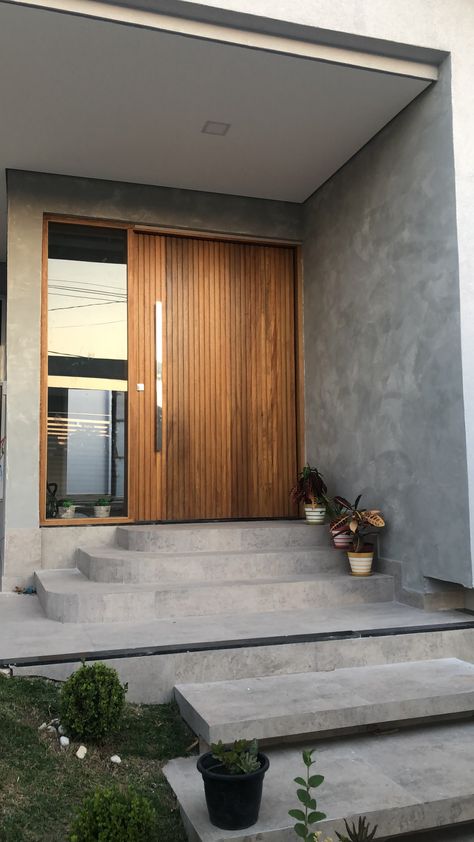 Wood Door Grey House, Designer Doors Modern Entrance, Japandi Front Door, 2024 Front Door Trends, Big Door Design, Home Front Door Design, House Entrance Exterior, Wood Entrance Door, Timber Front Door