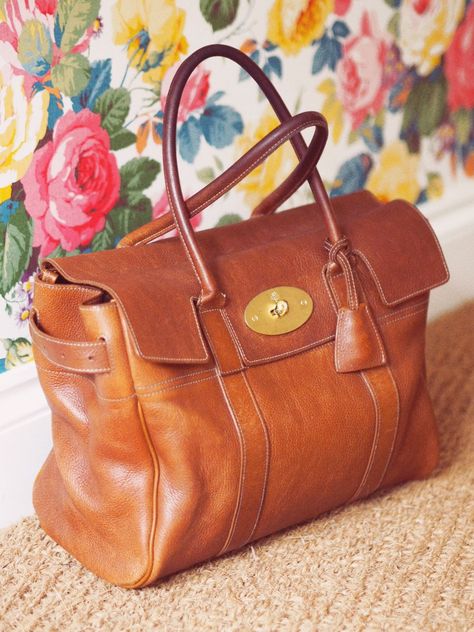 Mulberry Bag Bayswater, Oxblood Outfit, Mulberry Tote, Mulberry Purse, Bayswater Tote, Old Money Look, Luxury Old Money, Mulberry Bayswater, Mulberry Handbags