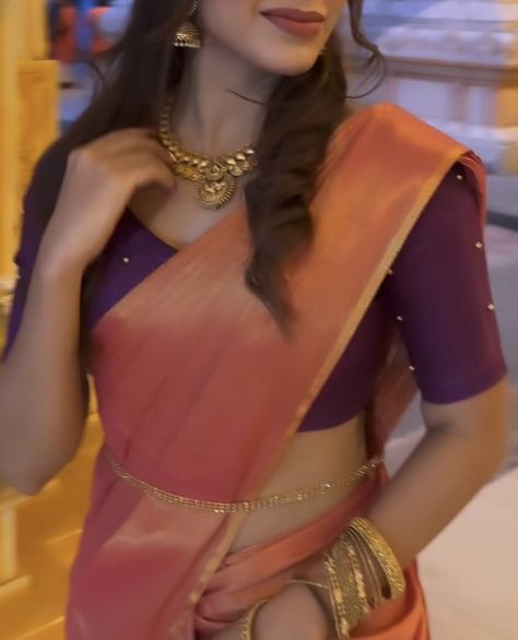 Purple Blouse With Saree, Indian Bride Outfits Saree, Simple Bridal Saree Look, Purple Blouse Contrast Saree, Peach Saree Blouse Combination, Peach Silk Saree With Contrast Blouse, Contrast Saree And Blouse, Peach Colour Saree With Contrast Blouse, Peach Saree Look