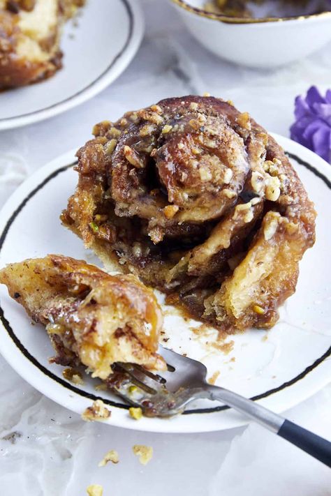 Easy Breakfast Treats, Cinnamon Bun Recipe, Cinnamon Roll Dough, Cinnamon Rolls Easy, Breakfast Recipes Sweet, Breakfast Sweets, Nut Recipes, Cinnamon Rolls Homemade, Easy Cinnamon