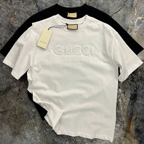 Gucci New York, Luxury Designer Bags, Gucci Shirt, Gucci T Shirt, Dope Outfits For Guys, Man Fashion, Stylish Work Outfits, Mens Designer Fashion, Men Shirt Style