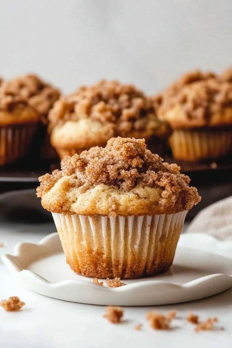 Coffee Cake Muffin Recipes, New York Bakery, Cinnamon Streusel Muffins, Fluffy Muffins, Cinnamon Roll Muffins, Streusel Muffins, Coffee Cake Muffins, Cinnamon Streusel, Muffin Streusel