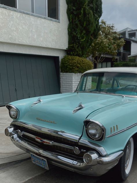 blue Chevrolet old car #aestehtic #car #bluecar #chevrolet #la Old Cars Vintage 1950s, Snap Sketch, Vintage Blue Car, Tiffany Blue Car, Car Decor Ideas, Old Chevrolet, Car Accessories Aesthetic, Teal Car, Turquoise Car