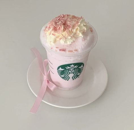 Aesthetic Pink Drink, Coquette Food, Cottagecore Baking, Pink Drink Starbucks, Drink Starbucks, Pink Snacks, Aesthetic Drink, Pink Food, Chloe Walsh