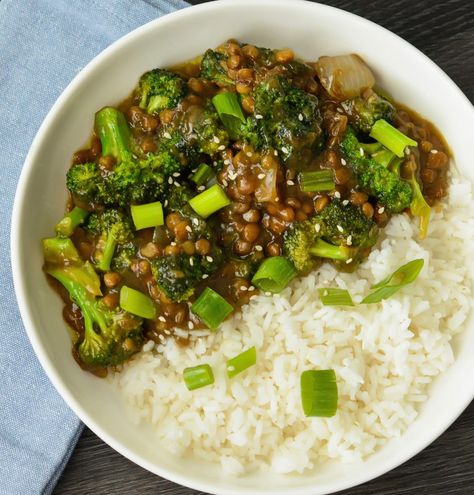 Mongolian Lentils & Broccoli [Vegan] - One Green Planet Lentil Meals, Green Lentil Recipes, Unprocessed Recipes, Lentil Rice, Canned Lentils, Cooking Jasmine Rice, Beef Broccoli, Baked Avocado, Vegan Recipes Beginner