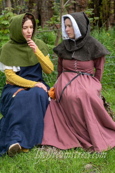 Historical Dresses Medieval, 1300s Fashion, Early Medieval Clothing, Middle Ages Dress, 13th Century Clothing, 14th Century Fashion, 14th Century Clothing, Middle Ages Clothing, Medieval Outfit