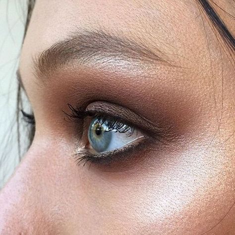 MAC eyeshadows in Saddle, Soft Brown and Espresso | My go-to shadow look! Mac Eyes, Make Up Inspiration, Smoky Eyes, Mac Eyeshadow, Brown Eyeshadow, Mascara Facial, Matte Eyeshadow, Mac Makeup, Makeup Goals