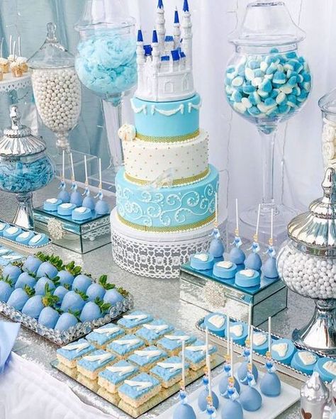 Cinderella Dessert Table, Sweet 16 Cinderella Theme, Cinderella Sweet 16, White Chocolate Covered Strawberries, 15th Birthday Party Ideas, Cinderella Theme, Cinderella Birthday Party, Baby Shower Dessert Table, Quince Decorations