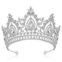 Check this out! Crowns Quinceanera, Halloween Quinceanera, Silver Crowns, Tiara For Bride, Tiara Design, Glamorous Hairstyles, Bridal Crown Tiara, Pageant Crowns, Crown For Women