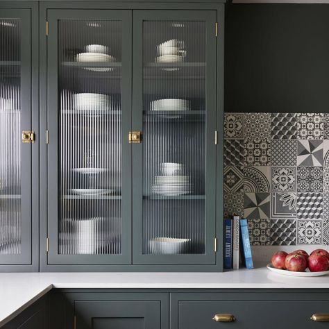 Fluted glass cupboards are a great place to store crockery and glassware. The texture on the glass disguises the cupboards’ contents enough… Modern Kitchen Cupboards, Glass Kitchen Cabinet, Bar Remodel, Orangery Extension, Glass Kitchen Cabinet Doors, Extension Kitchen, Glass Wardrobe, Glass Kitchen Cabinets, Glass Cupboard