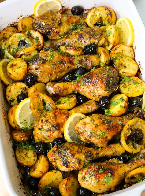 One Pan Moroccan Chicken, Moroccan Roast Chicken, Moroccan Beef Recipes, Moroccan Chicken Thighs, Easy Moroccan Recipes, Sukkot Meals, Morracan Chicken, Moribyan Recipes, Moroccan Food Recipes