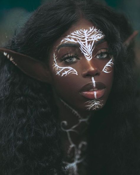 Elf Warrior Makeup, Dryad Makeup, Fantasy Elf Makeup, Elf Fairy Makeup, Subtle Halloween Makeup, Dark Elf Makeup, Elven Makeup, Diy Girls Costumes, Black Fae