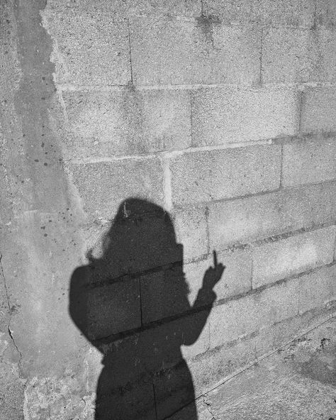 #blackandwhite #middlefinger #aesthetic Flip Off Finger Aesthetic, Girl Flipping Off Aesthetic, Flip Off Aesthetic, Flipping Off Aesthetic, Hs1 Aesthetics, Middle Finger Images, Haze Aesthetic, Middle Finger Wallpaper, Flipping Off