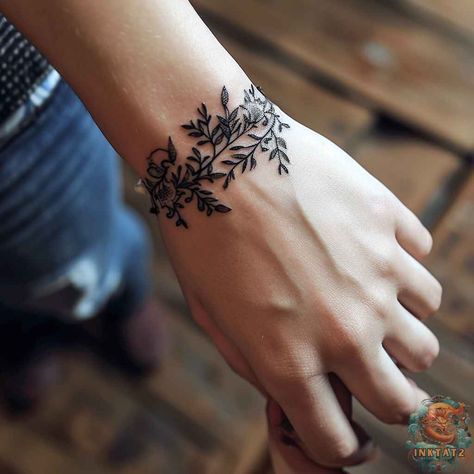 Henna Style Wrist Tattoo, Leaf Wrist Tattoos For Women, Back Hand Tattoos For Women, Feminine Wrist Tattoos For Women, Vine Wrist Tattoos For Women, Botanical Hand Tattoo, Hairline Tattoos For Women, Floral Wrist Tattoo Bracelets, Lotus Wrist Tattoos For Women