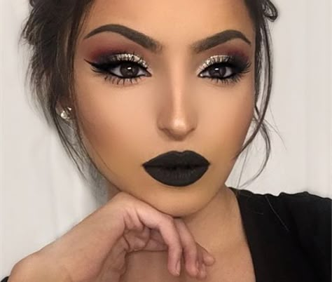 Maquillage On Fleek, Prom Makeup Looks, Black Lipstick, Beauty Make-up, Makijaż Smokey Eye, Dark Makeup, Makeup Goals, Make Up Hair, Flawless Makeup