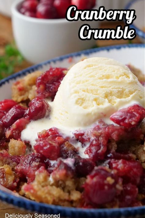 Cranberry crumble is a festive and delicious classic dessert that is perfect for the holidays. It is packed with a tart cranberry pecan filling and a buttery, crumbly topping. The fresh cranberries give the crumble a tart and tangy flavor, while the topping adds a buttery richness that is simply irresistible. One of my favorite... Apple Cranberry Crisp Recipe, Cranberry Delight, Cranberry Recipes Dessert, Cranberry Desserts, Cranberry Crumble, Fresh Cranberry Recipes, Cranberry Crisp, Apple Cranberry Crisp, Fruit Desserts Easy