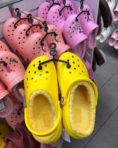 Dm outfits ♛ { 1 Owner } on Instagram: “I want a good pair 🥺💛 #exploreage #viral” Winter Crocs, Fuzzy Crocs, Yellow Crocs, Crocs Fashion, Fresh Shoes, Cute Sneakers, Hype Shoes, Girly Shoes, Vsco Girl